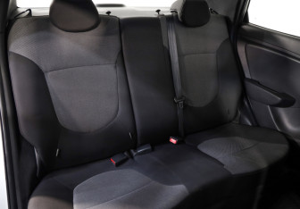 Подержанный автомобиль Hyundai Solaris Sedan 2013 года (17 фото)