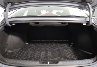 Подержанный автомобиль Hyundai Elantra Sedan 2021 года (27 фото)