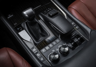Подержанный автомобиль Lexus LX 2019 года (22 фото)