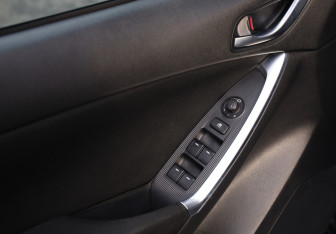 Подержанный автомобиль Mazda CX-5 2012 года (21 фото)