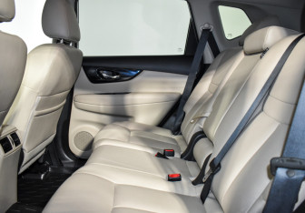 Подержанный автомобиль Nissan X-Trail 2021 года (12 фото)