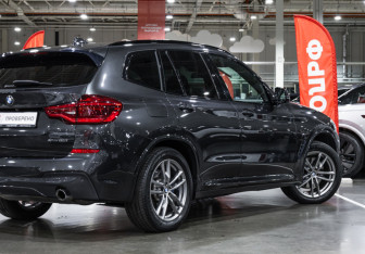 Подержанный автомобиль BMW X3 2021 года (8 фото)