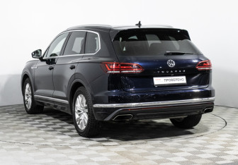 Подержанный автомобиль Volkswagen Touareg 2019 года (7 фото)