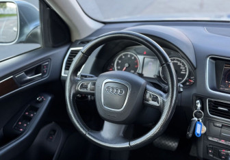 Подержанный автомобиль Audi Q5 2008 года (10 фото)