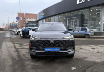 Подержанный автомобиль Changan UNI-S 2024 года (2 фото)