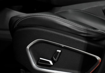 Подержанный автомобиль Geely Atlas Pro 2023 года (10 фото)