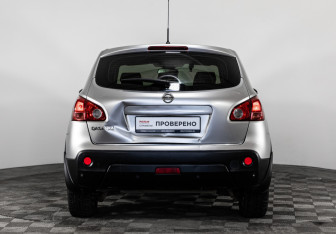 Подержанный автомобиль Nissan Qashqai 2008 года (6 фото)