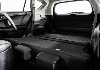 Подержанный автомобиль Toyota RAV4 2018 года (22 фото)