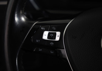 Подержанный автомобиль Volkswagen Tiguan 2019 года (18 фото)