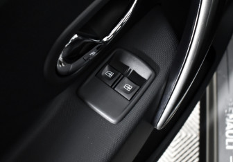 Подержанный автомобиль Renault Sandero 2017 года (10 фото)