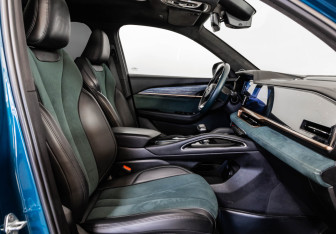 Подержанный автомобиль Geely Monjaro 2021 года (28 фото)