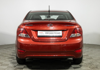 Подержанный автомобиль Hyundai Solaris Sedan 2013 года (6 фото)