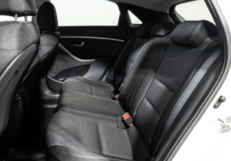 Подержанный автомобиль Hyundai i30 Hatchback 2013 года (10 фото)