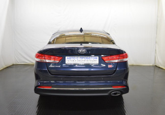 Подержанный автомобиль Kia Optima Sedan 2018 года (6 фото)