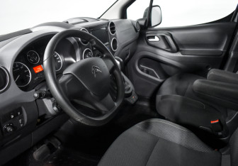 Подержанный автомобиль Citroen Berlingo 2021 года (9 фото)