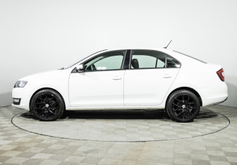 Подержанный автомобиль Skoda Rapid Liftback 2019 года (8 фото)