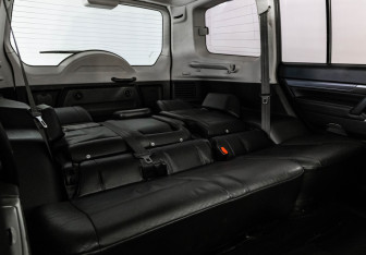 Подержанный автомобиль Mitsubishi Pajero 2012 года (20 фото)