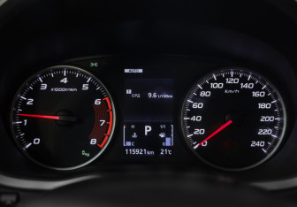 Подержанный автомобиль Mitsubishi Eclipse Cross 2018 года (12 фото)