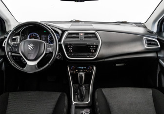 Подержанный автомобиль Suzuki SX4 Hatchback 2014 года (10 фото)