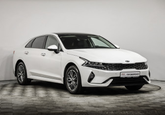 Подержанный автомобиль Kia K5 2021 года (3 фото)