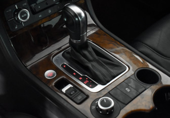 Подержанный автомобиль Volkswagen Touareg 2013 года (12 фото)