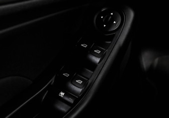 Подержанный автомобиль Ford Fiesta Hatchback 2017 года (17 фото)