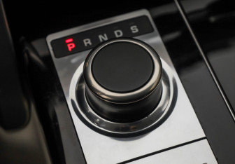 Подержанный автомобиль Land Rover Range Rover 2016 года (21 фото)