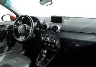 Подержанный автомобиль Audi A1 2016 года (9 фото)