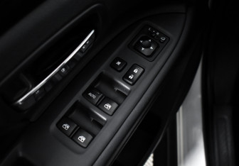 Подержанный автомобиль Mitsubishi Outlander 2016 года (10 фото)