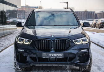 Подержанный автомобиль BMW X5 2021 года (5 фото)