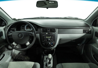 Подержанный автомобиль Daewoo Gentra Sedan 2014 года (13 фото)