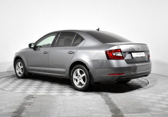 Подержанный автомобиль Skoda Octavia Liftback 2020 года (7 фото)
