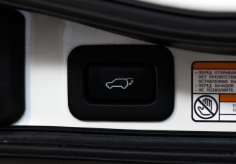 Подержанный автомобиль Toyota Land Cruiser Suv 2016 года (39 фото)