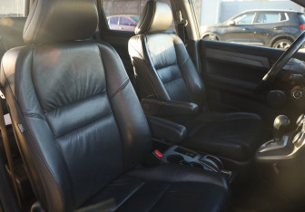 Подержанный автомобиль Honda CR-V 2008 года (21 фото)