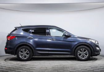 Подержанный автомобиль Hyundai Santa Fe 2013 года (4 фото)