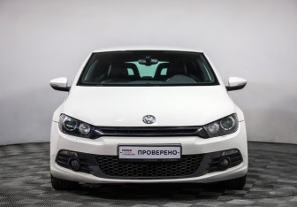 Подержанный автомобиль Volkswagen Scirocco 2011 года (2 фото)