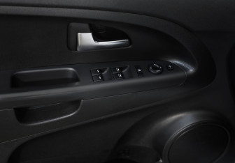 Подержанный автомобиль Kia Venga 2015 года (22 фото)