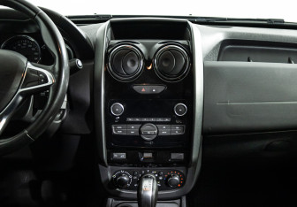 Подержанный автомобиль Renault Duster 2020 года (14 фото)