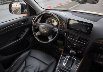 Подержанный автомобиль Audi Q5 2012 года (8 фото)