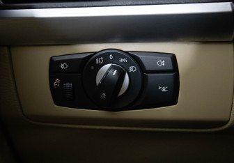 Подержанный автомобиль BMW X5 2013 года (17 фото)