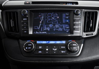 Подержанный автомобиль Toyota RAV4 2017 года (16 фото)