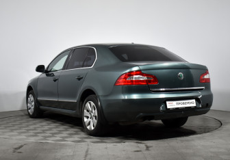 Подержанный автомобиль Skoda Superb Liftback 2013 года (7 фото)