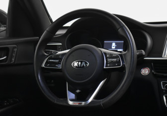 Подержанный автомобиль Kia Optima Sedan 2019 года (14 фото)