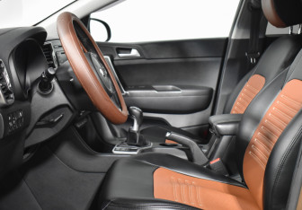 Подержанный автомобиль Kia Sportage 2017 года (10 фото)