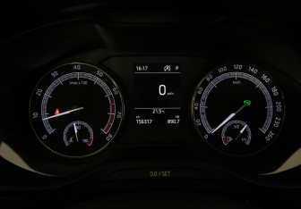 Подержанный автомобиль Skoda Karoq 2020 года (12 фото)