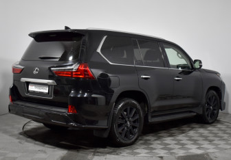 Подержанный автомобиль Lexus LX 2015 года (5 фото)