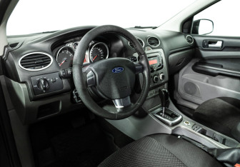 Подержанный автомобиль Ford Focus Hatchback 2009 года (11 фото)