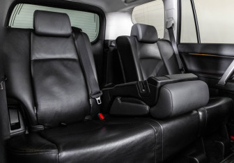 Подержанный автомобиль Toyota Land Cruiser Prado 2016 года (18 фото)