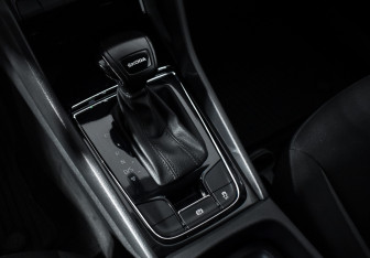 Подержанный автомобиль Skoda Karoq 2021 года (11 фото)