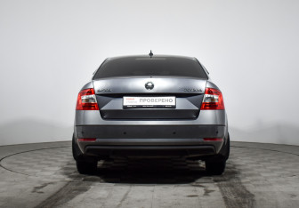 Подержанный автомобиль Skoda Octavia Liftback 2017 года (6 фото)